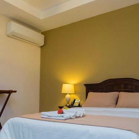 Farallones Hotel Chinandega Exterior photo